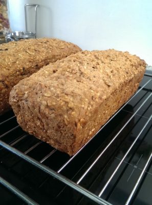 Glutenfri og mælkefri rugbrød glutenfri mælkefri rugbrød 2 297x400 Glutenfri og mælkefri rugbrød