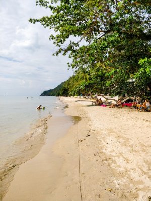 Beach road to Independent Bo Koh Chang Thailand 300x400 Beach road to Independent Bo Koh Chang Thailand.jpg